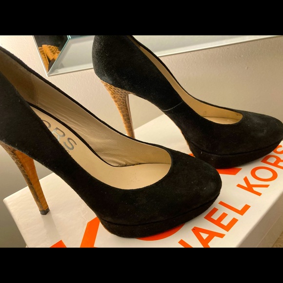 Michael Kors Cyprien (suede/genuine snake) platform pumps